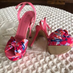Guess tropical look heels